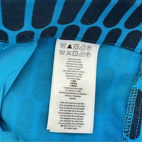 Michael Kors Geometric Modern Shorts Inseam 2.5” Size 2 - Picture 2 of 7